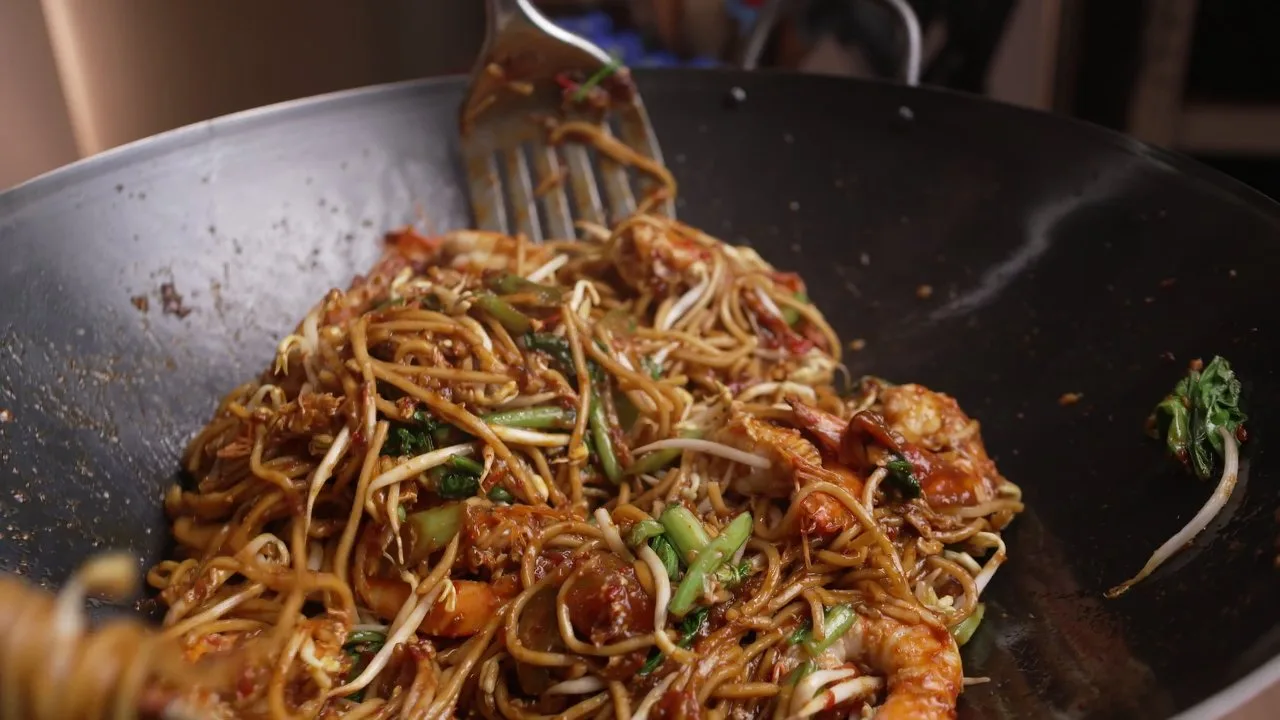 Jangan Buang Kepala Udang! Rahsia Kuah Mee Goreng 'Power' & Manis Asli