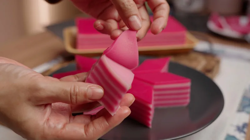 Sains 3 Jenis Tepung: Kenapa Kuih Lapis Che Nom Boleh ‘Gedik’ & Boleh Ditarik